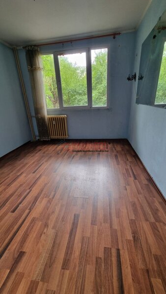 Berceni, Sector 4, Bd. Brancoveanu, 4 camere.